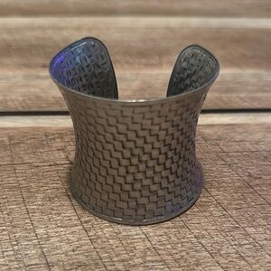 Elegant Silver Woven Pattern Cuff Bracelet